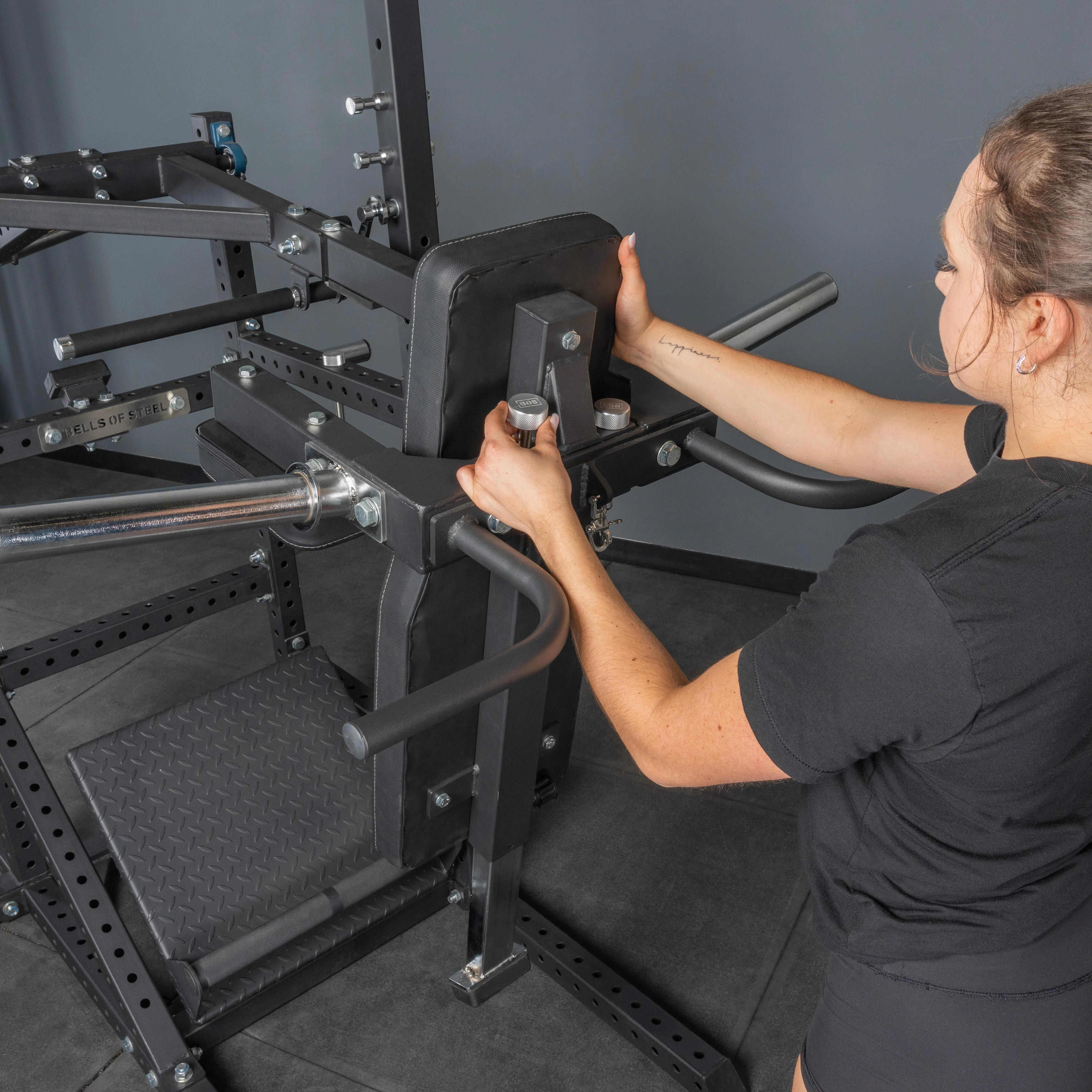 Pandemonium Squat – 3-in-1 Pendulum Squat / Calf Press / Viking Press Machine - Image 10